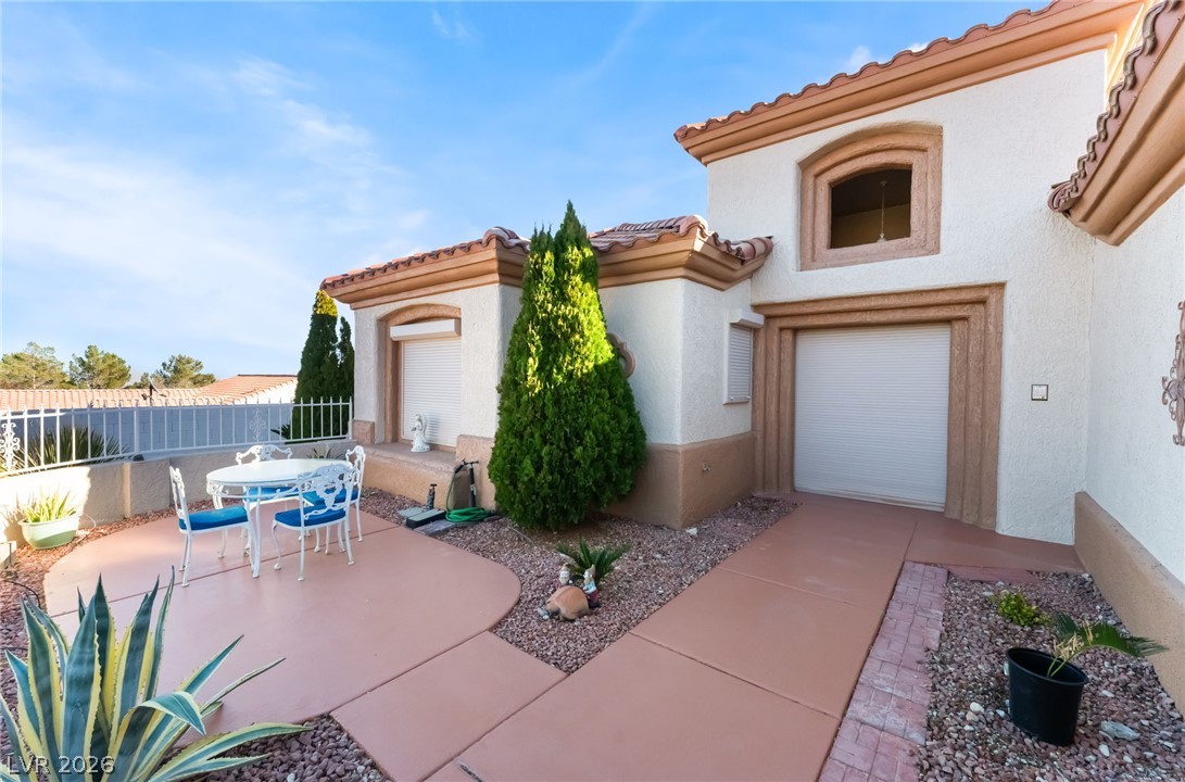 10529 Broom Hill Drive Property Photo 5