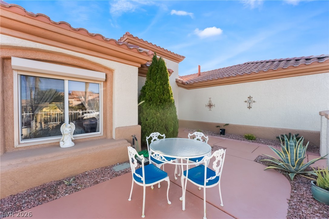10529 Broom Hill Drive Property Photo 6