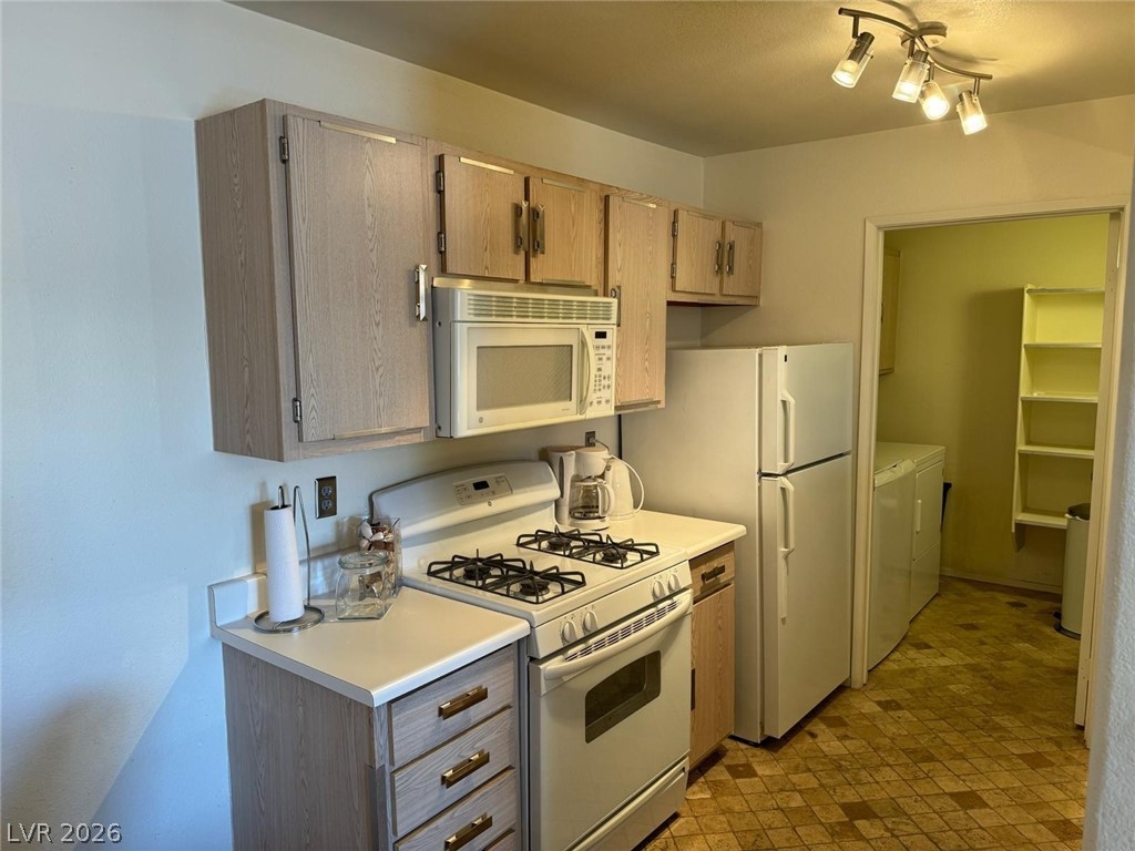 7885 West Flamingo Road 1002 Property Photo 8