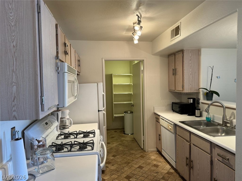 7885 West Flamingo Road 1002 Property Photo 11