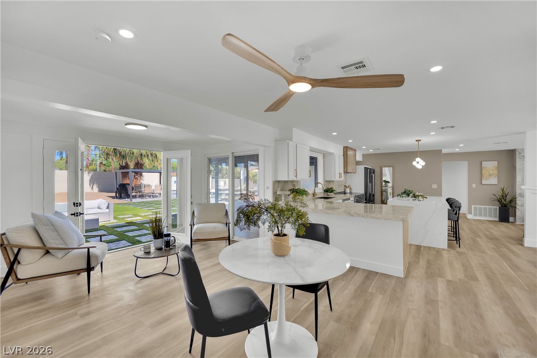 502 Park Way Property Photo 5