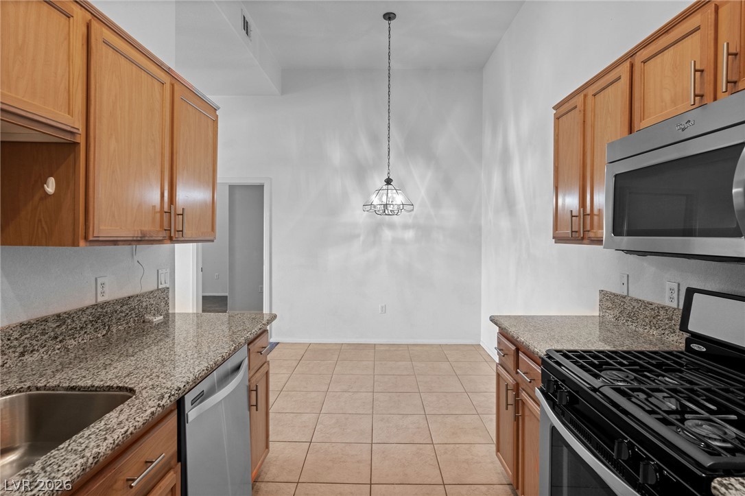 2305 West Horizon Ridge Parkway 2524 Property Photo 20