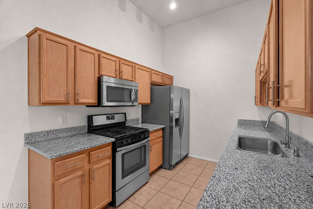 2305 West Horizon Ridge Parkway 2524 Property Photo 21
