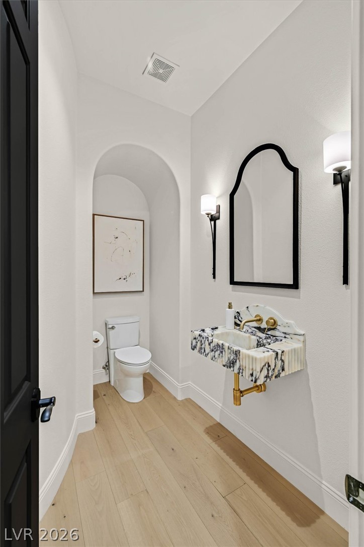 3844 Glasgow Green Drive Property Photo 12