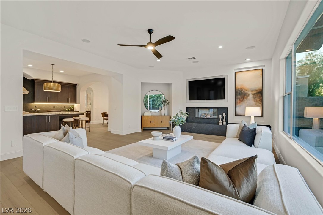 3844 Glasgow Green Drive Property Photo 15