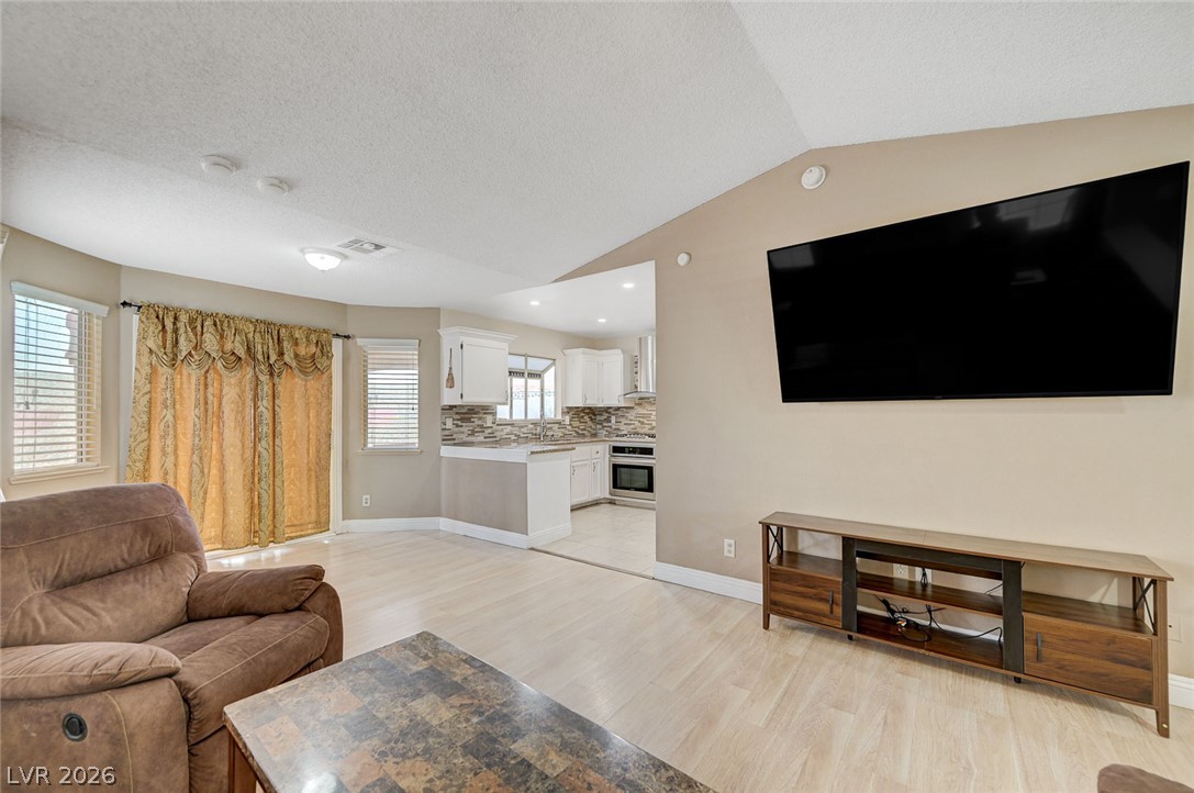 2368 Los Feliz Street Property Photo 11