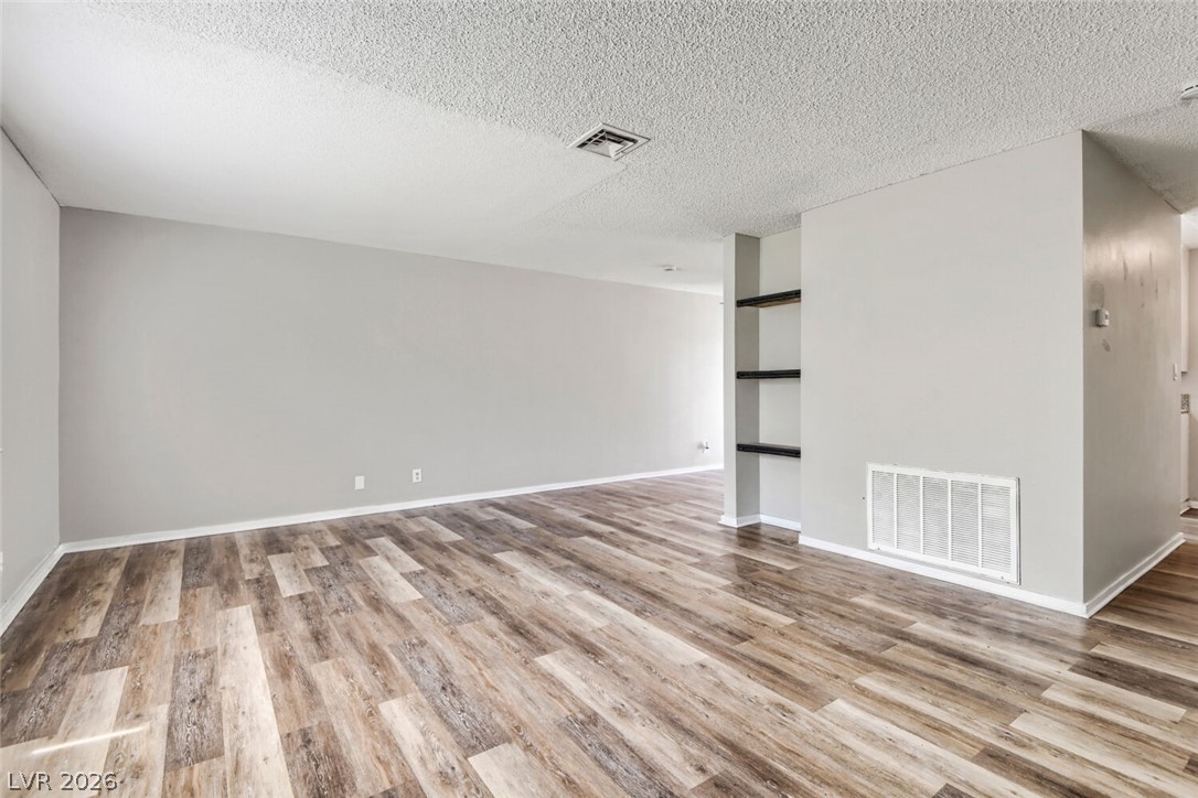 532 Greenbriar Townhouse Way Property Photo 7