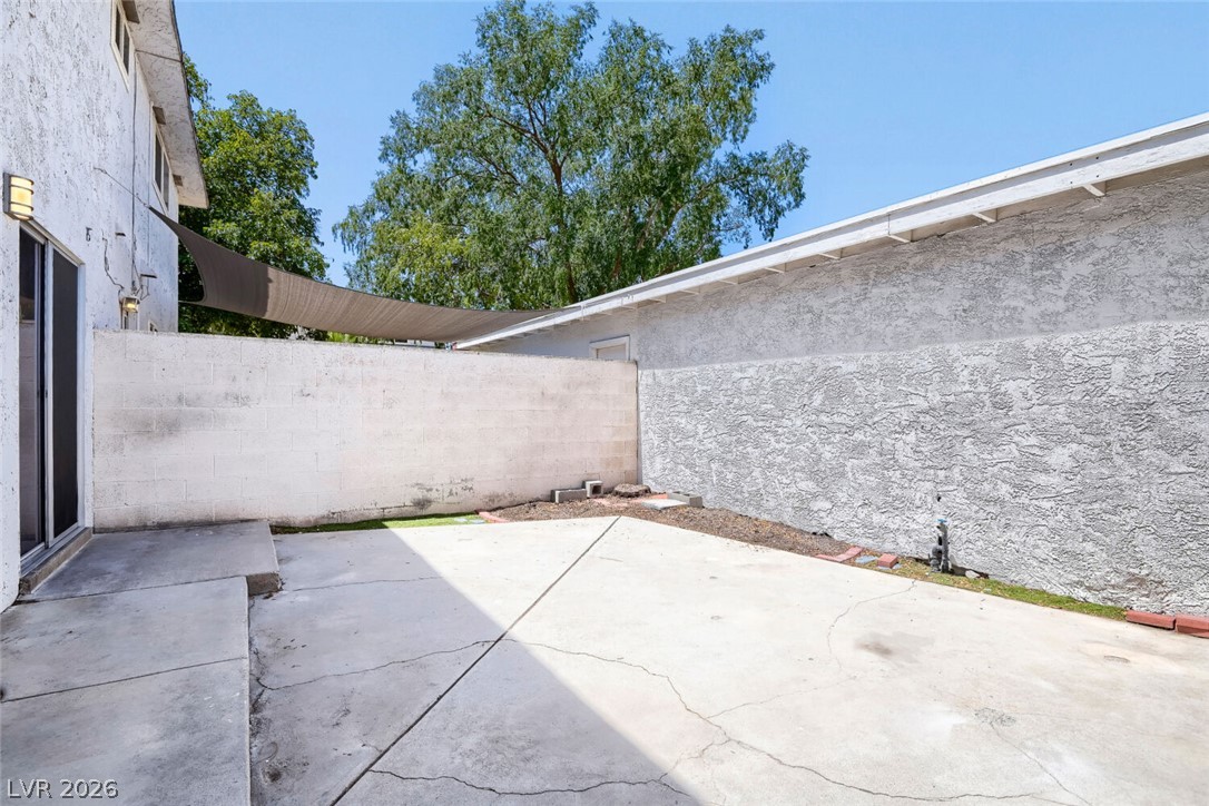 532 Greenbriar Townhouse Way Property Photo 25