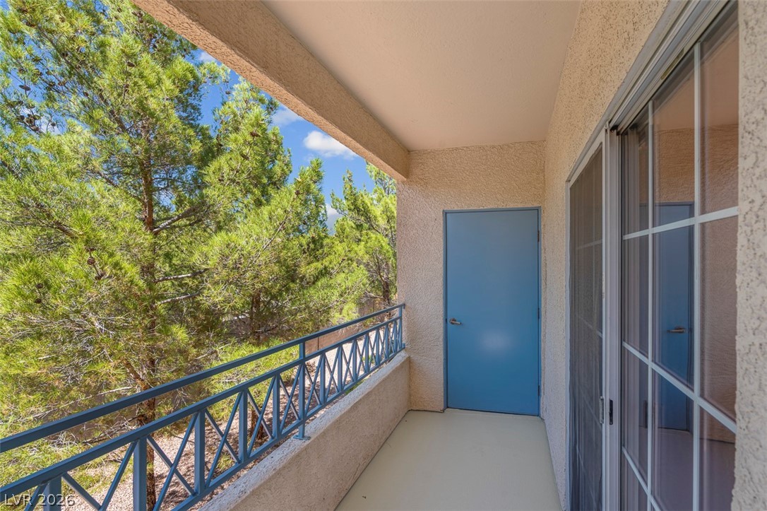 353 Amber Pine Street 203 Property Photo 3