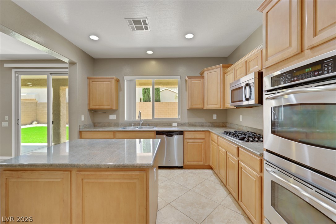2501 Bechamel Place Property Photo 6