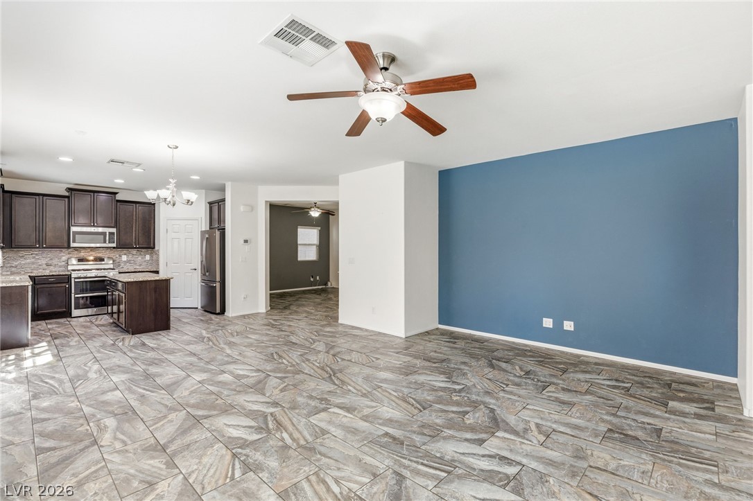 8123 Mosaic Sunrise Lane Property Photo 10