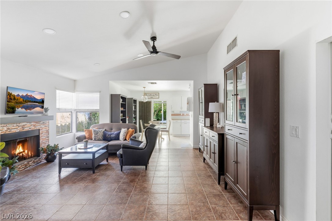 760 Thousand Oaks Drive Property Photo 4