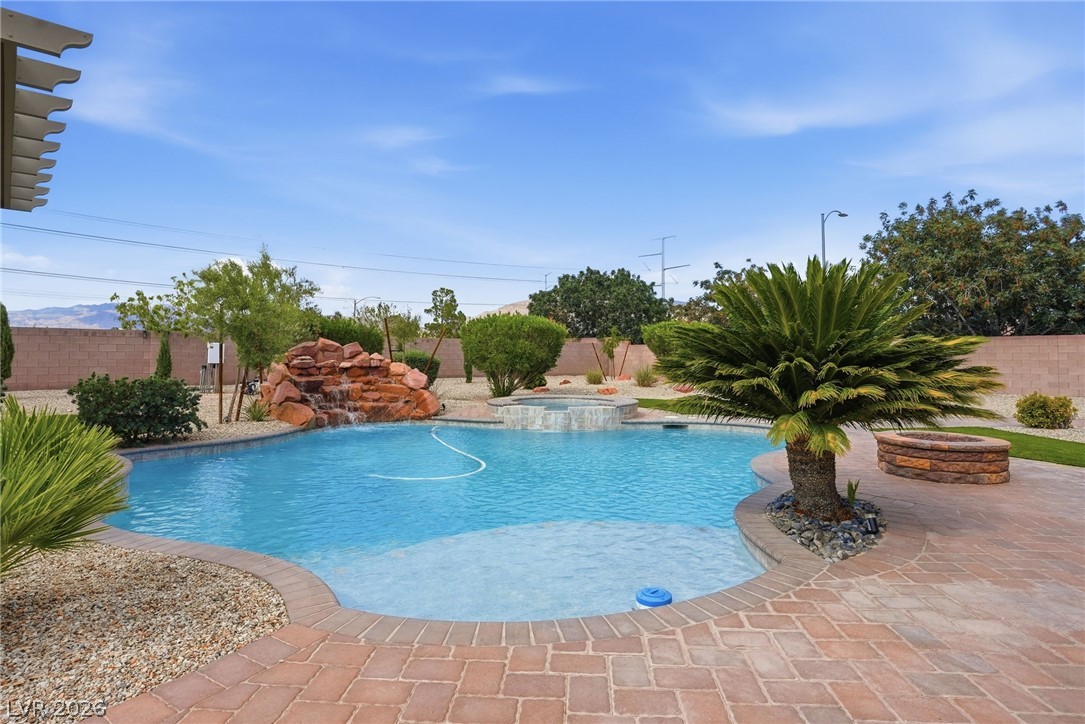 8420 Cedar Mill Falls Court Property Photo 44