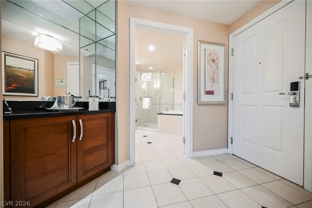 135 East Harmon Avenue 2009 & 2011 Property Photo 5