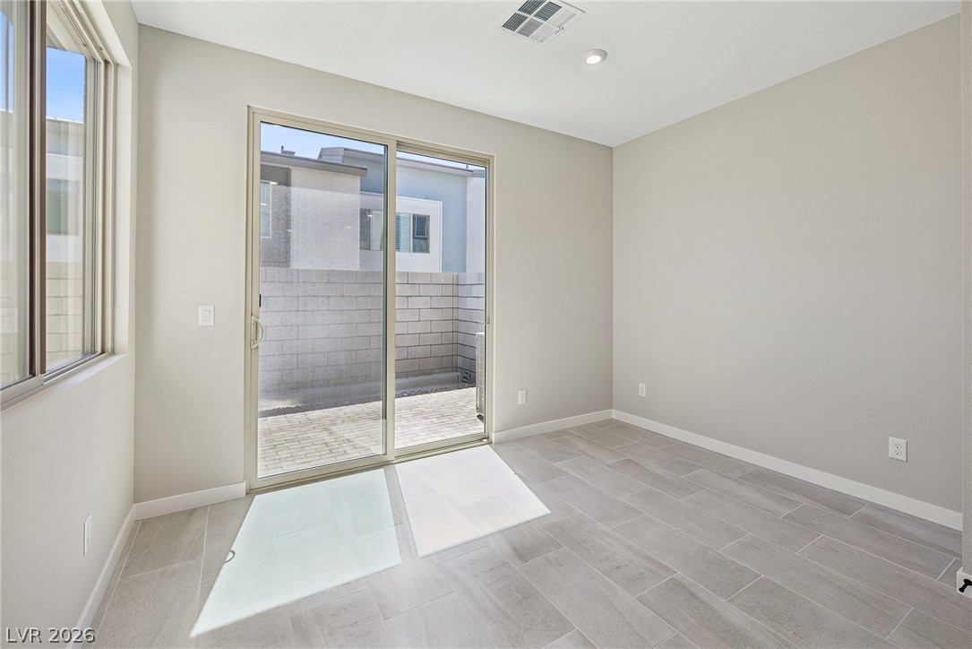 9227 Salas Street Property Photo 8