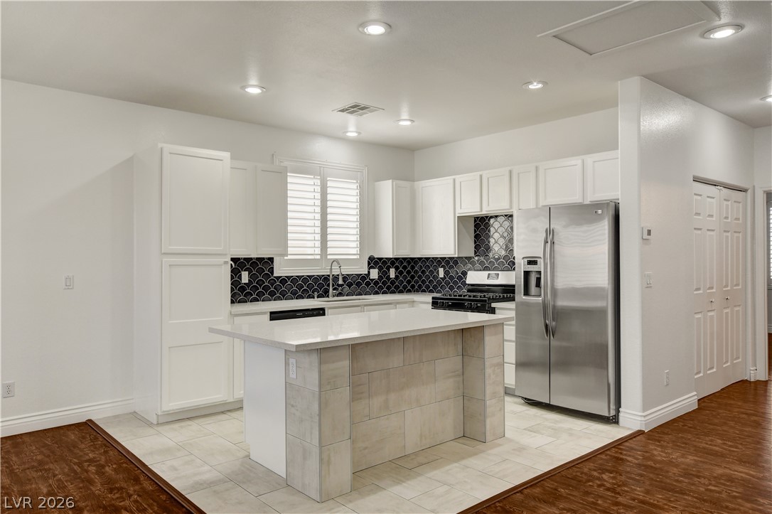 6981 Copper Bracelet Avenue Property Photo 7