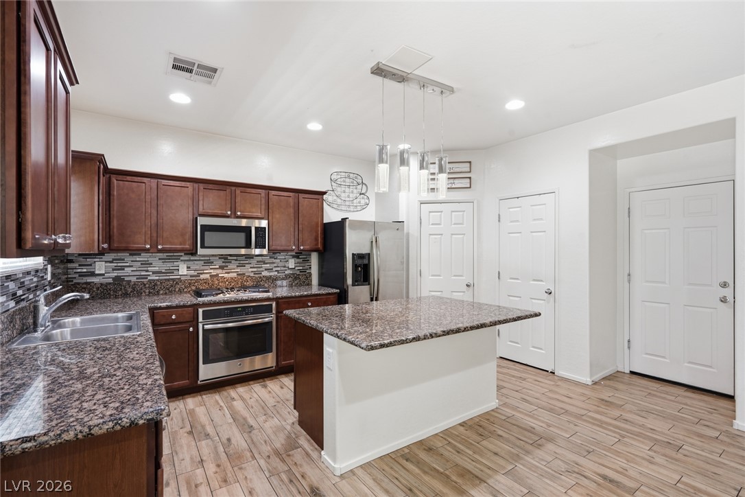 6765 Bristle Falls Street Property Photo 16