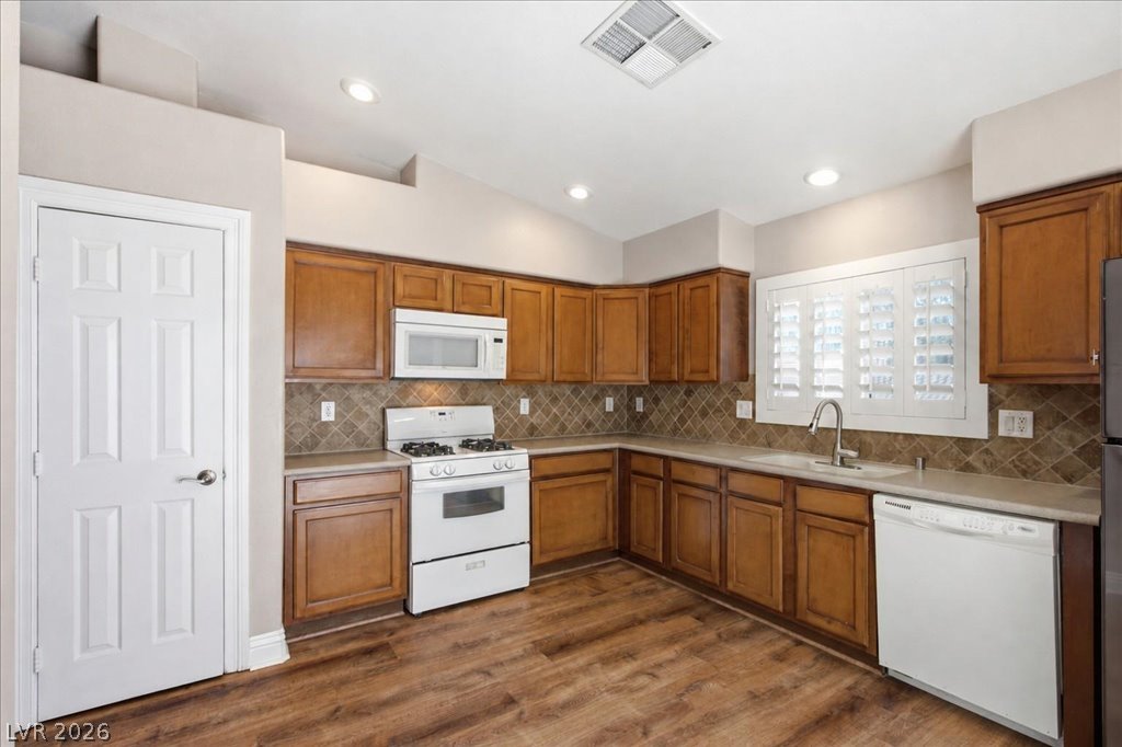 5325 Blue Oat Avenue Property Photo 3