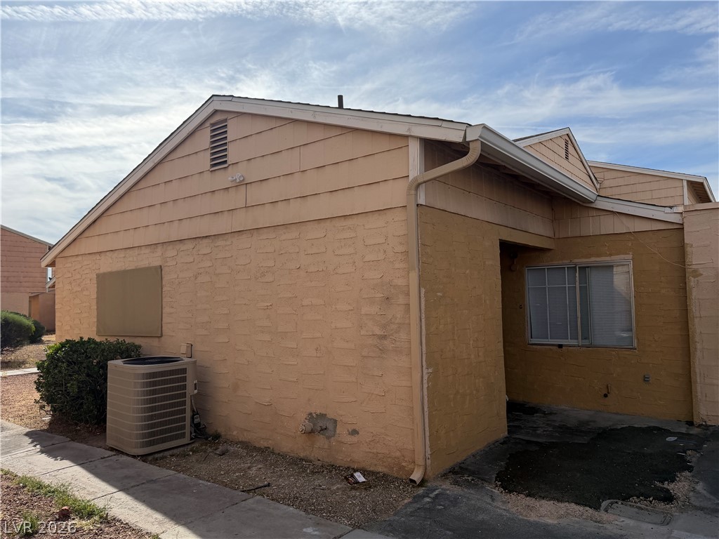 5206 Golden Lane B Property Photo 1