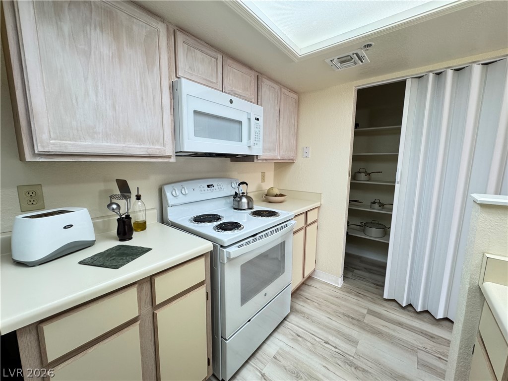 3550 Bay Sands Drive 3053 Property Photo 14