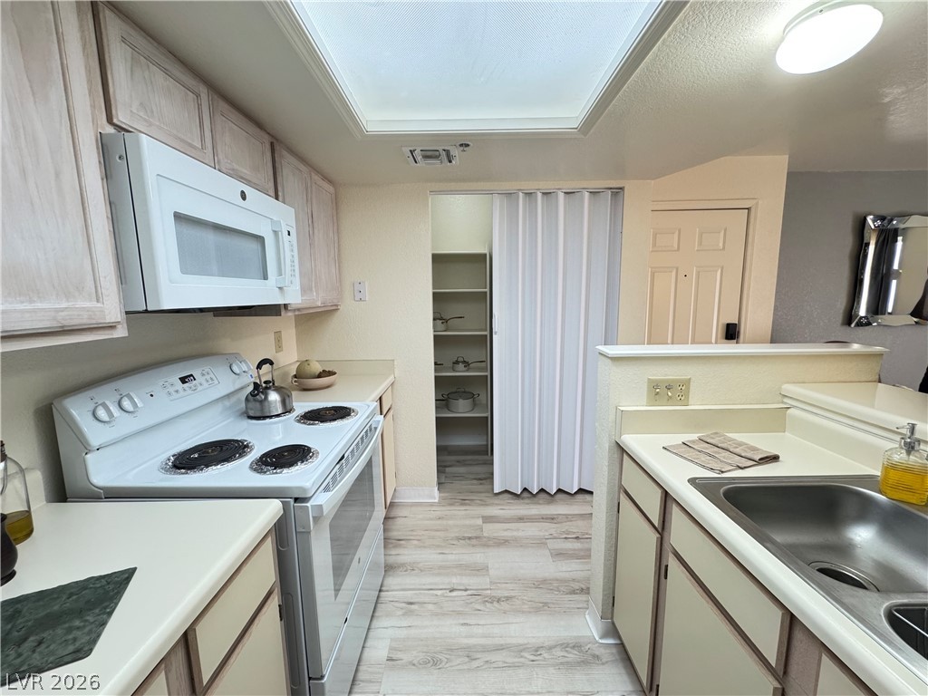 3550 Bay Sands Drive 3053 Property Photo 15