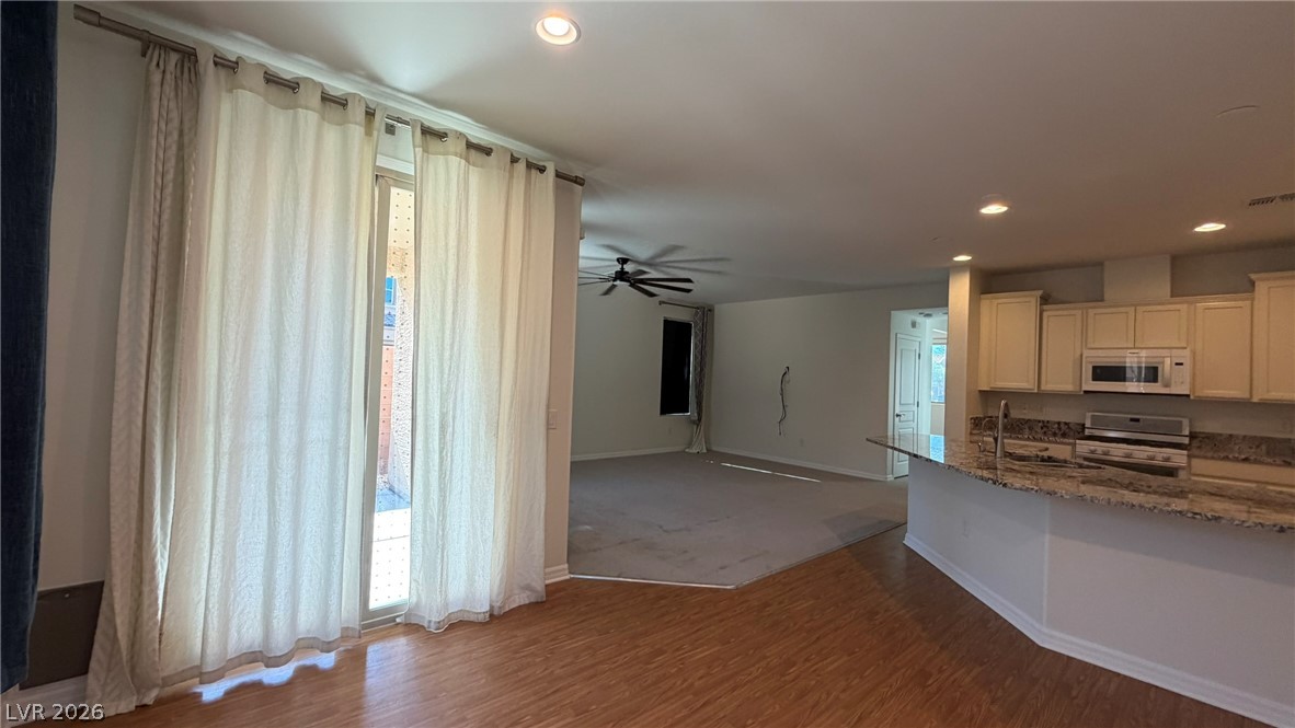 7667 Dewy Falls Avenue Property Photo 9