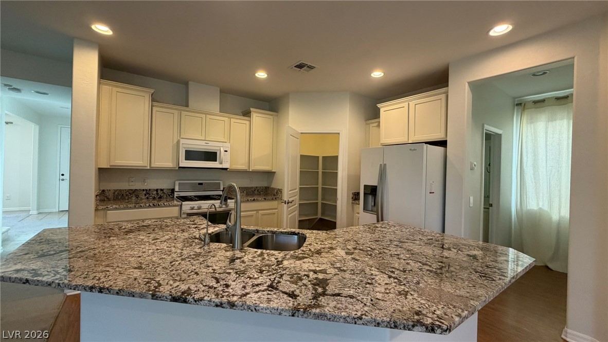 7667 Dewy Falls Avenue Property Photo 11