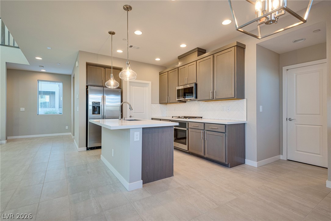 668 Pyrite Will Street Property Photo 12