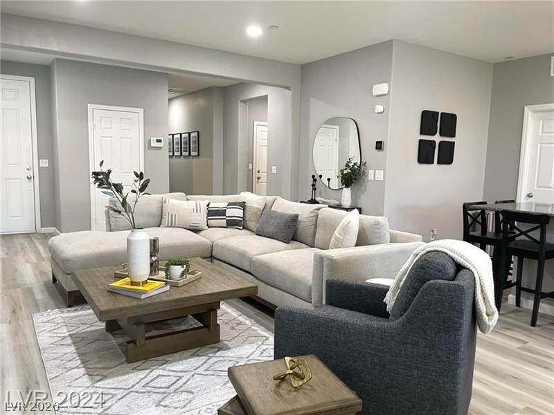 2828 Aragon Terrace Way Property Photo 6