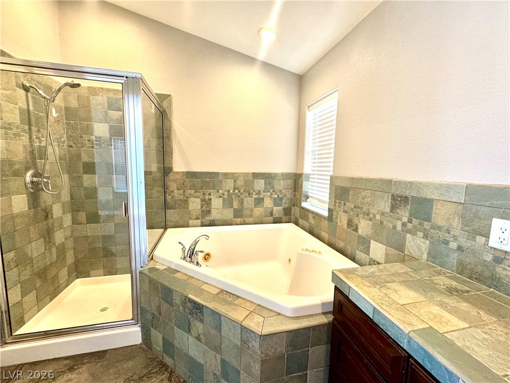 10224 Desert Wind Drive Property Photo 16