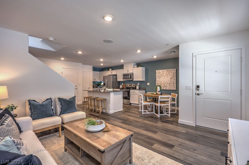 978 Desert Spruce Property Photo 3