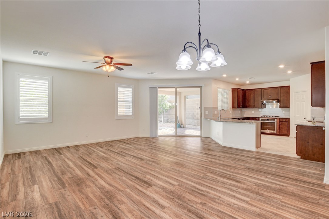 909 Cherry Glen Place Property Photo 4