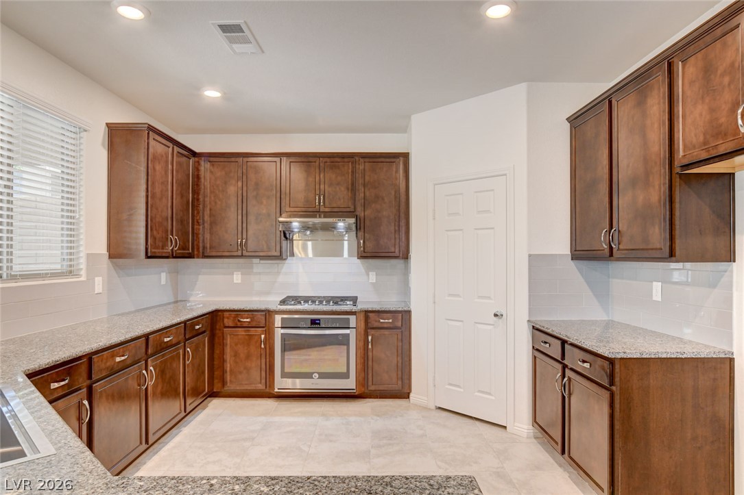 909 Cherry Glen Place Property Photo 10