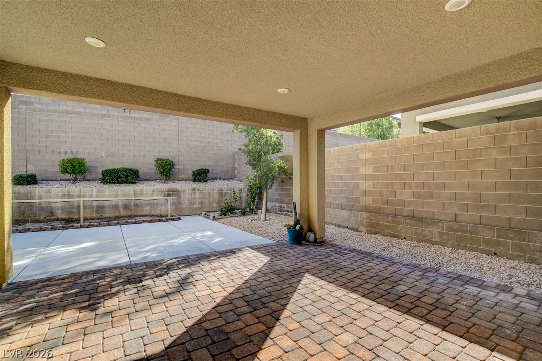 909 Cherry Glen Place Property Photo 48