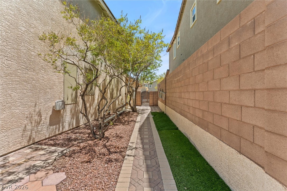 215 Sunset Shower Drive Property Photo 36