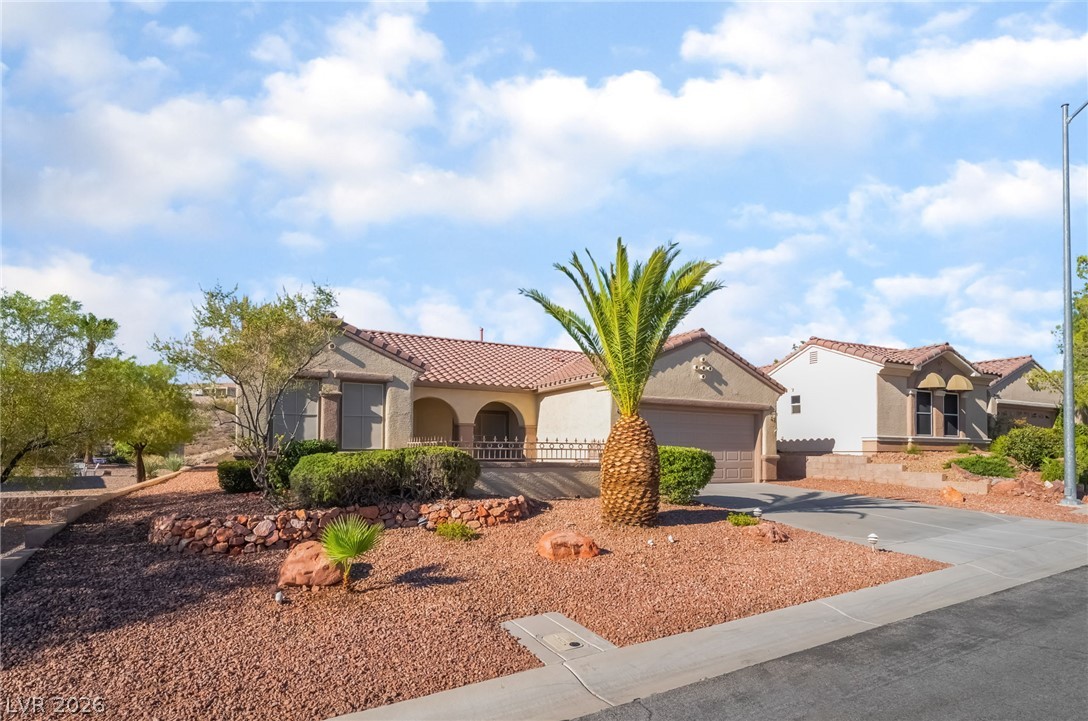 2571 Thatcher Avenue Property Photo 3