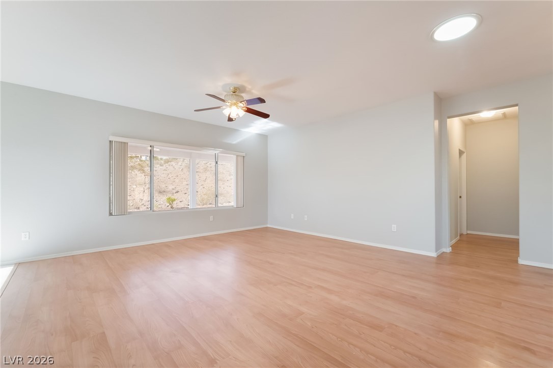 2571 Thatcher Avenue Property Photo 9