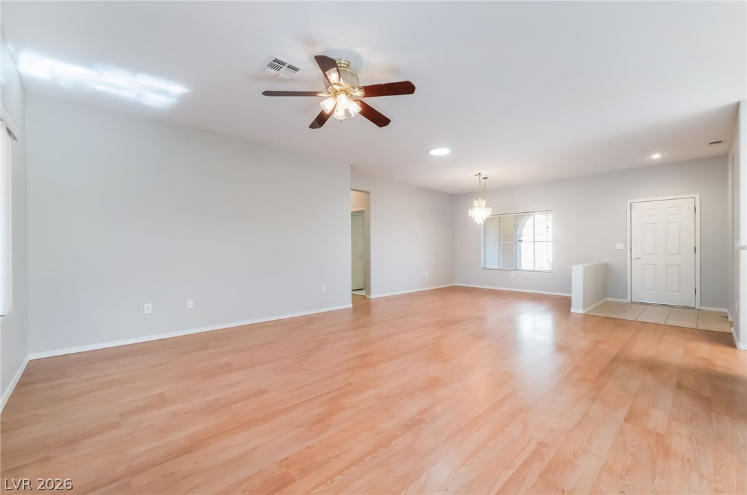 2571 Thatcher Avenue Property Photo 10