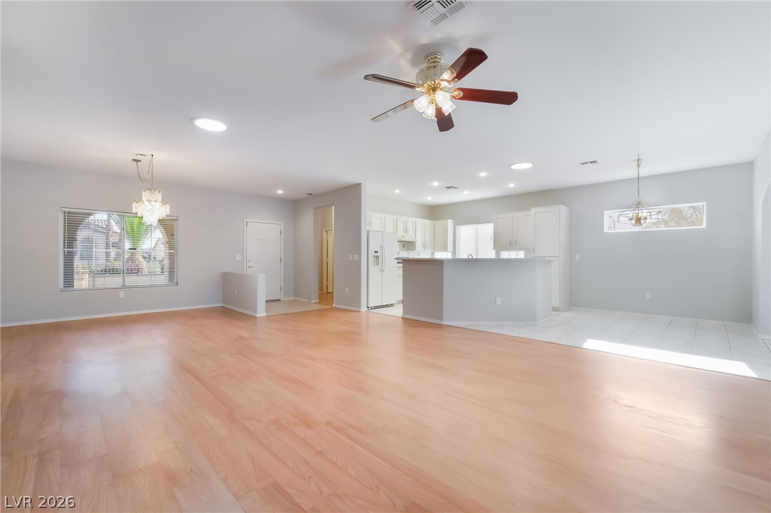 2571 Thatcher Avenue Property Photo 11