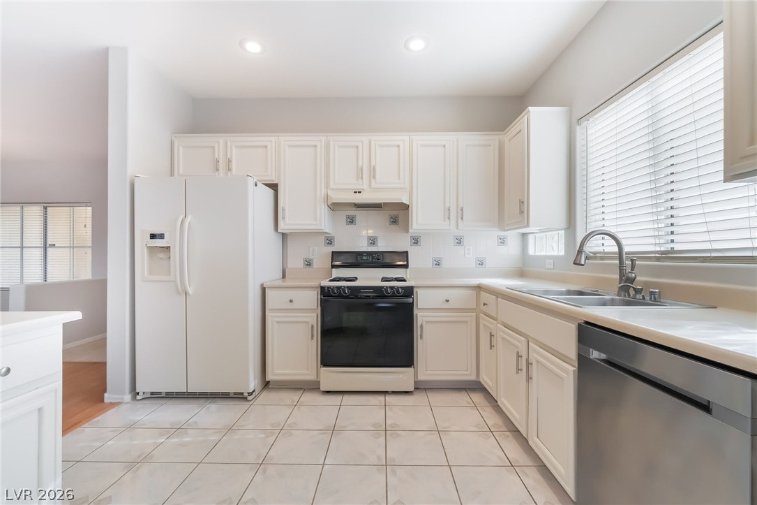 2571 Thatcher Avenue Property Photo 15