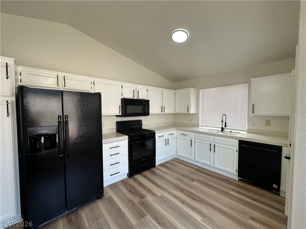 1833 Cedar Bluffs Way Property Photo 4