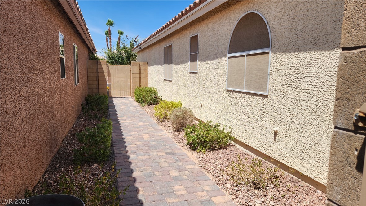 9568 Iris Flat Court Property Photo 2