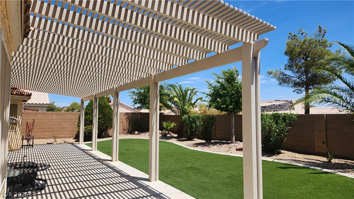 9568 Iris Flat Court Property Photo 3