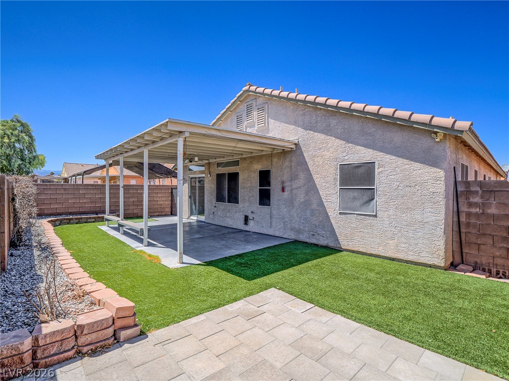 527 Shallow Mist Court Property Photo 2