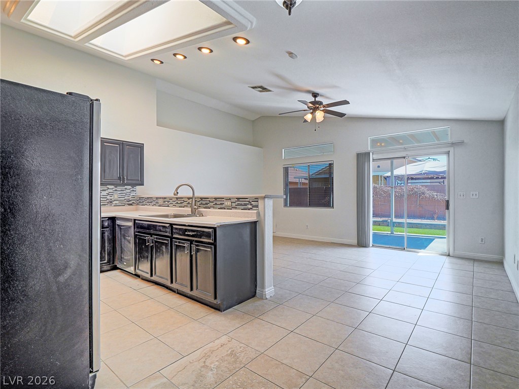527 Shallow Mist Court Property Photo 15