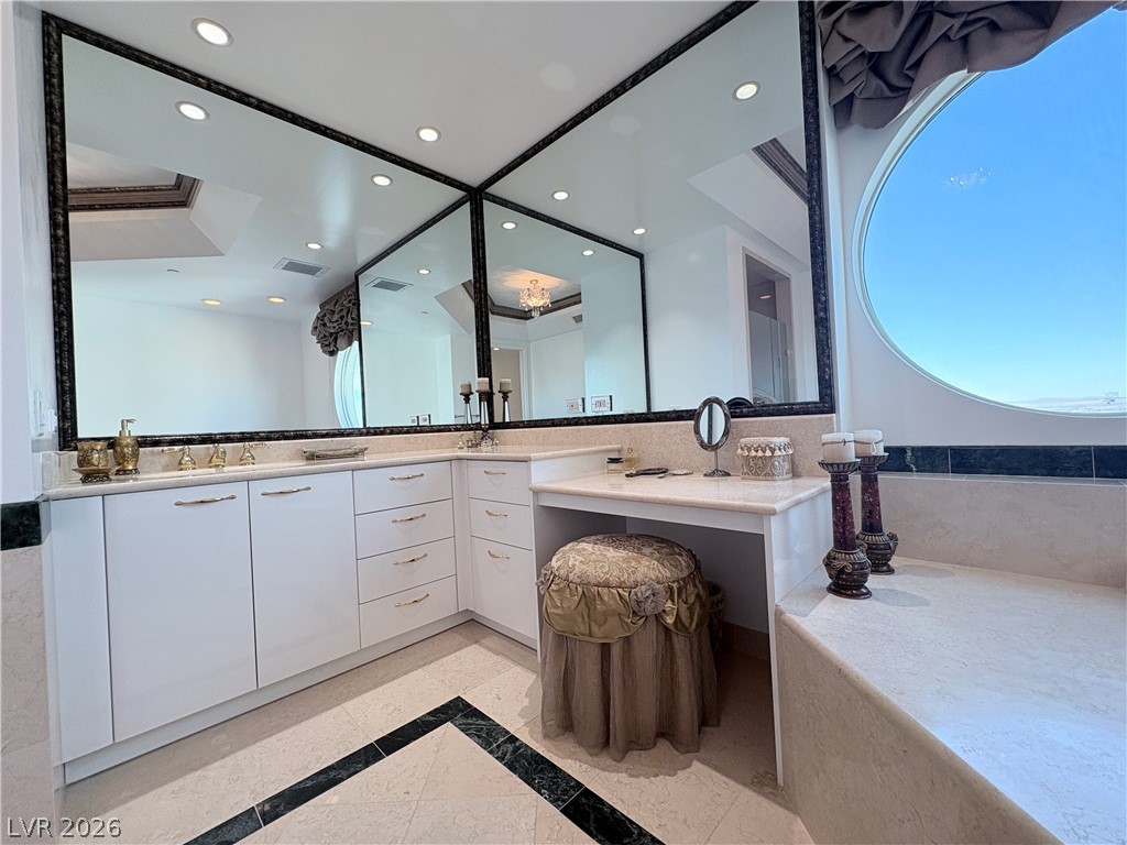 2857 Paradise Road Ph2904 Property Photo 41