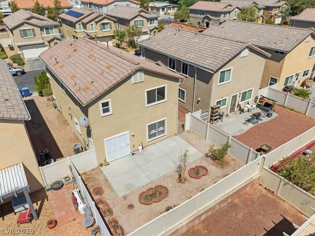 1620 Legato Falls Street Property Photo 8