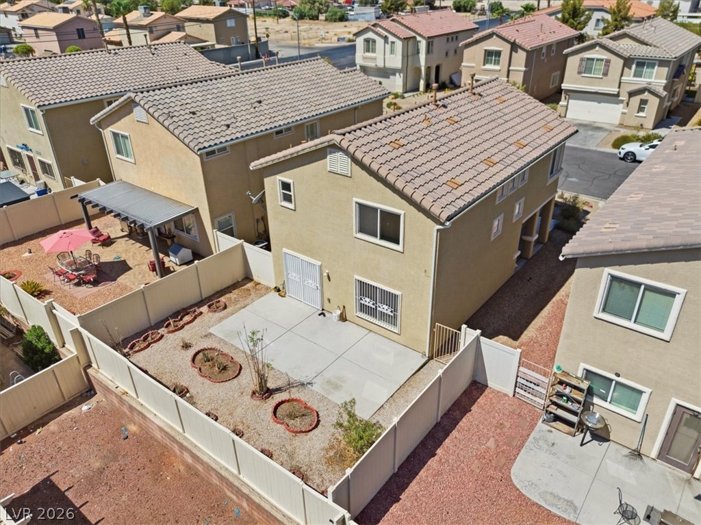 1620 Legato Falls Street Property Photo 10