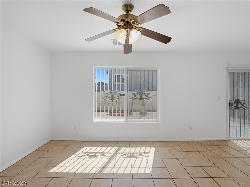 1620 Legato Falls Street Property Photo 15