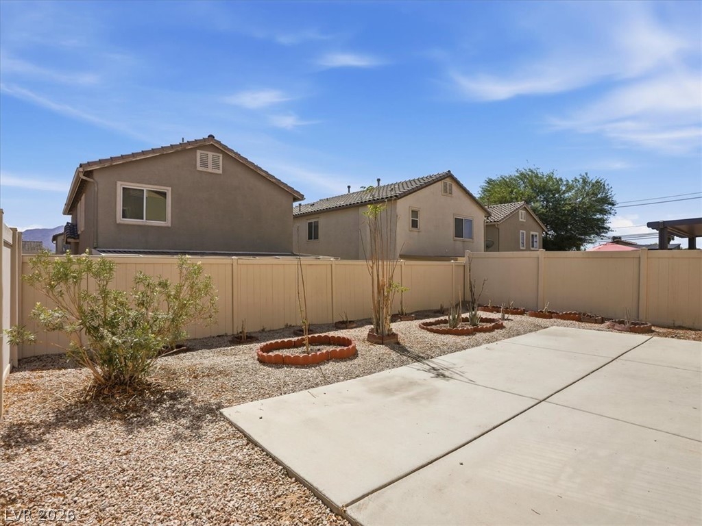 1620 Legato Falls Street Property Photo 27